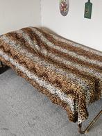 2 metalen bedden zgn. Onderschuifbed, Ophalen, 90 cm, Eenpersoons, Bruin