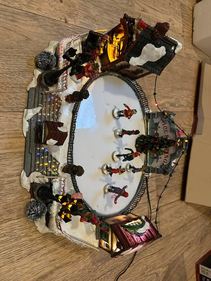 Kerstdorp schaatbaan, kabelbaan en draaiplateautje, Diversen, Kerst, Gebruikt, Ophalen