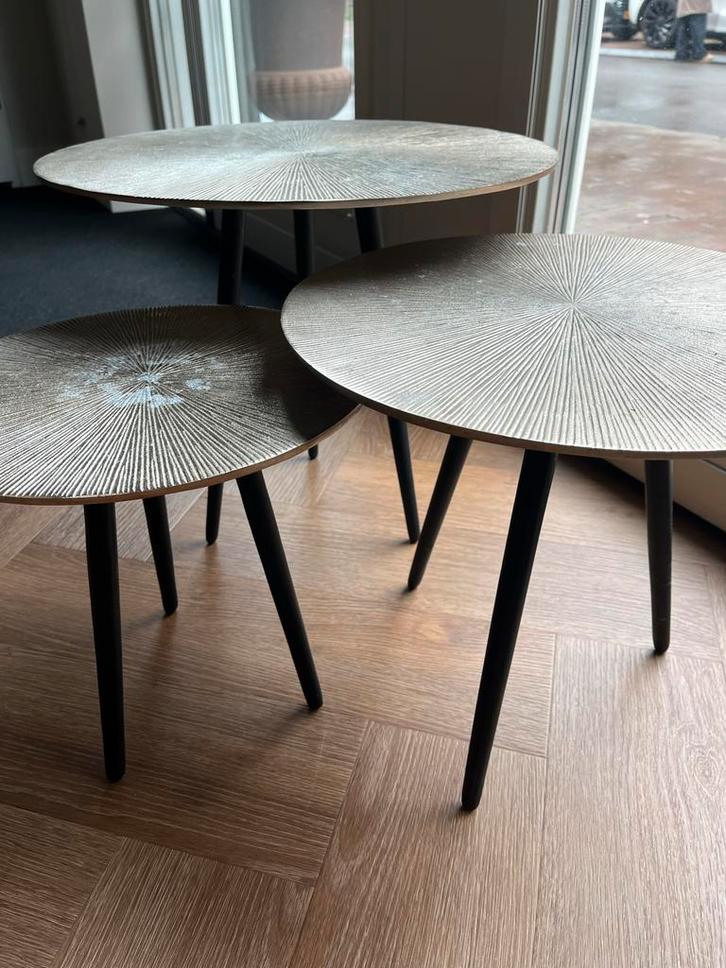Richmond Interiors Bijzettafeltjes - Set van 3, Huis en Inrichting, Tafels | Bijzettafels, Gebruikt, Rond, Minder dan 45 cm, Minder dan 55 cm