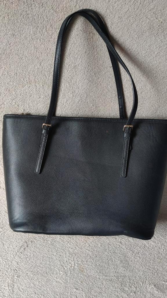 Mooie elegante zwarte tas met lange hengsels - 40 x 27 cm, Sieraden, Tassen en Uiterlijk, Tassen | Damestassen, Zo goed als nieuw