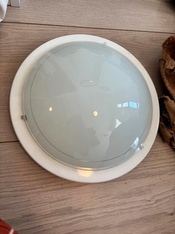 Plafondlamp beschikbaar voor biedingen