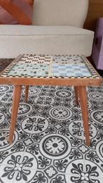 Vintage retro tafeltje, Minder dan 55 cm, Gebruikt, Ophalen of Verzenden, 60 cm of meer