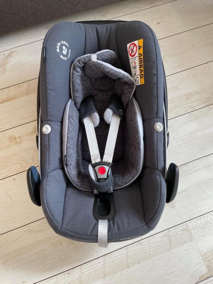 Maxi-Cosi Pebble Pro I-Size met FamilyFix 3 (+ spiegel), Kinderen en Baby's, Autostoeltjes, Zo goed als nieuw, Maxi-Cosi, 0 t/m 13 kg