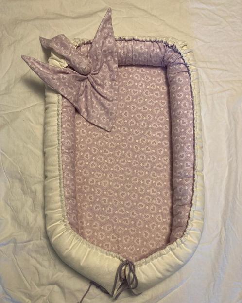 Babynestje paarse hartjes/wit met tuttepopje, Kinderen en Baby's, Dekens, Slaapzakjes en Inbakerproducten, Nieuw, Overige typen