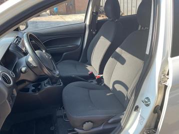 Interieur Mitsubishi Space Star (A0) (2012-10/..) 6901B682HJ beschikbaar voor biedingen
