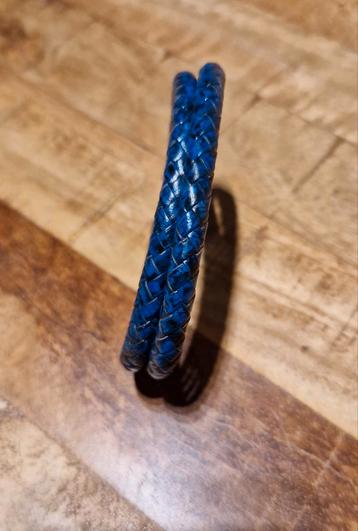 Leren armband  beschikbaar voor biedingen