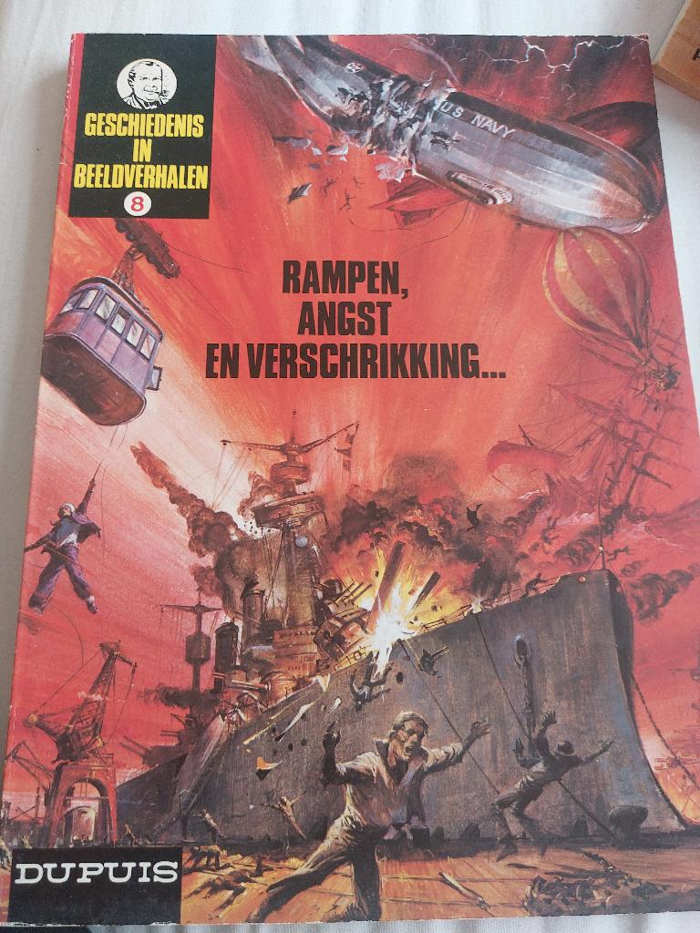 geschiedenis in beeldverhalen,Rampen, angst en verschrikking, Boeken, Stripboeken, Eén stripboek, Ophalen of Verzenden, Zo goed als nieuw