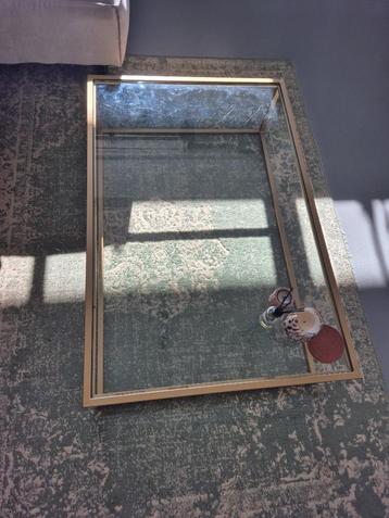 Salontafel beschikbaar voor biedingen
