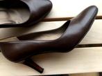 Mauro Teci luxe pumps maat 38, bruin met rode zool, Ophalen of Verzenden, Bruin, Zo goed als nieuw, Pumps