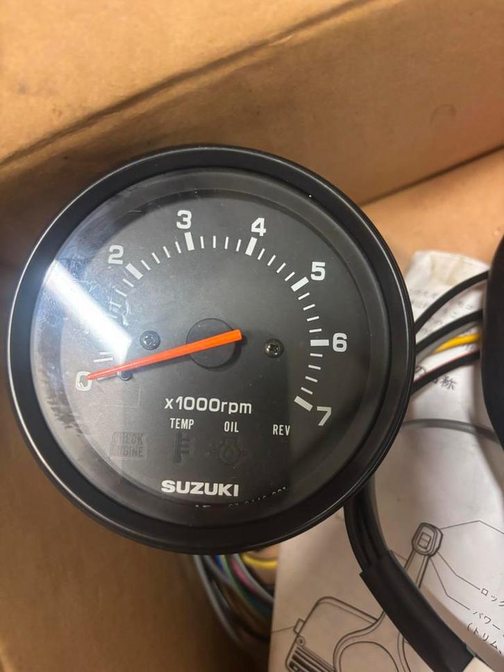Suzuki Tachometer Toerenteller Nieuw in Doos, Auto-onderdelen, Dashboard en Schakelaars, Suzuki, Nieuw, Ophalen of Verzenden