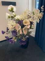 Mooie bloemen op vaas, Ophalen of Verzenden, Zo goed als nieuw