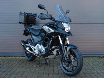 HONDA NC 700 X ABS AKRAPOVIC weinig KM Topkoffer A2 35KW beschikbaar voor biedingen