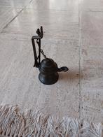 Oude olielamp (snotneus) met handvat, Antiek en Kunst, Antiek | Koper en Brons, Ophalen of Verzenden