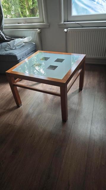 Salontafel met glazen blad – hout & glas, stevig en stijlvol beschikbaar voor biedingen