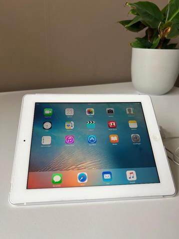 Ipad (3e generatie, Wi-Fi, 32 GB) – met oplader en hoes beschikbaar voor biedingen
