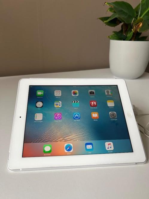 Ipad (3e generatie, Wi-Fi, 32 GB) – met oplader en hoes, Computers en Software, Apple iPads, Gebruikt, Apple iPad, Wi-Fi, 10 inch