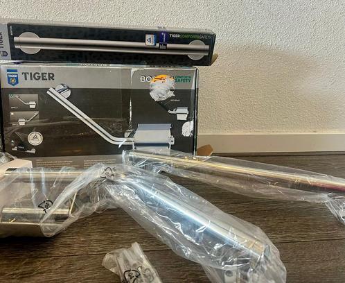 2 Wandbeugel met wc rolhouder handicap, Diversen, Verpleegmiddelen, Nieuw, Ophalen of Verzenden