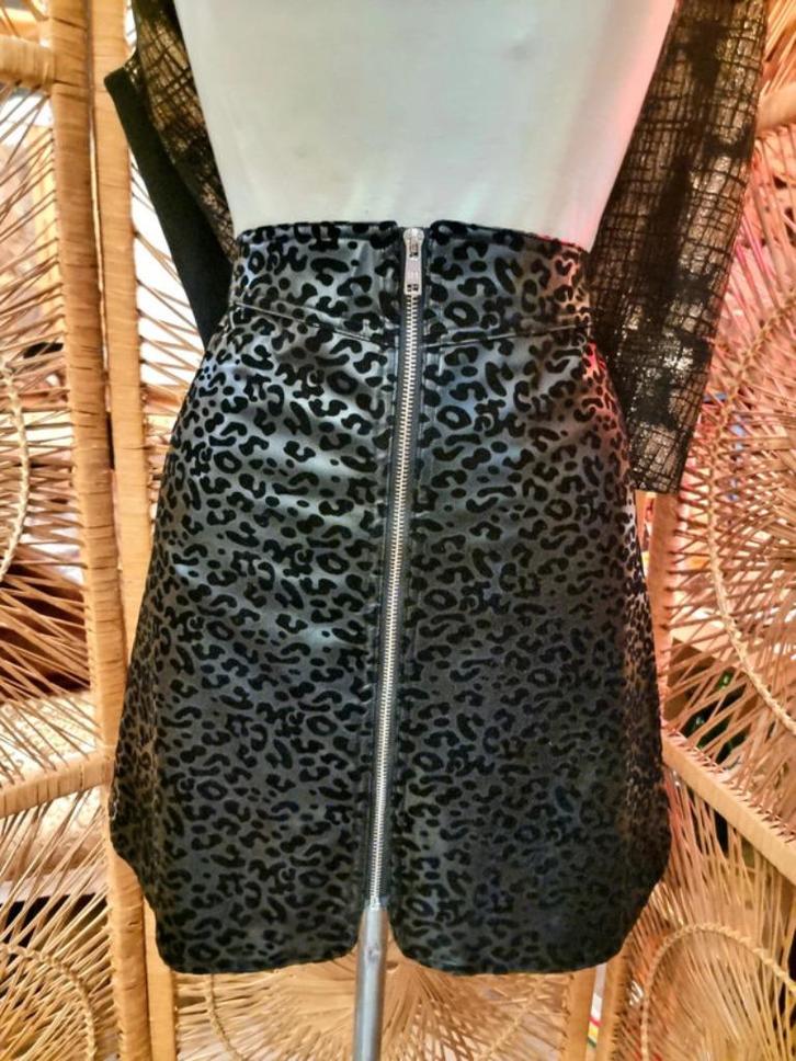 YatvaVintage: YV4438: Retro Lofty Manner Skirt, Kleding | Dames, Rokken, Gedragen, Maat 38/40 (M), Zwart, Boven de knie, Ophalen of Verzenden