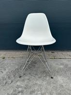 Vitra Eames Stoelen - 8 Stuks, Huis en Inrichting, Stoelen, Ophalen, Kunststof, Gebruikt, Wit
