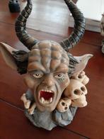 Griezelige Halloween Decoratie - Duivel met schedels, Ophalen of Verzenden, Zo goed als nieuw, Feestartikel, Halloween of Griezel