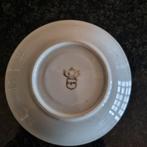 Luxe Kop en Schotel met Verfijnde Details, Antiek en Kunst, Antiek | Servies compleet, Ophalen