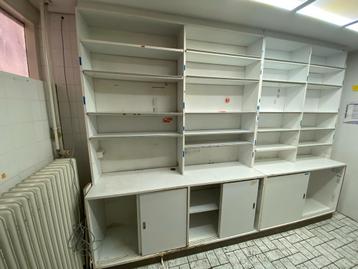 Complete kastenset. onder/bovenkasten en open stellingkast beschikbaar voor biedingen