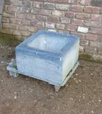 oude arduinen gootsteen wasbak lavabo pompbak, Ophalen