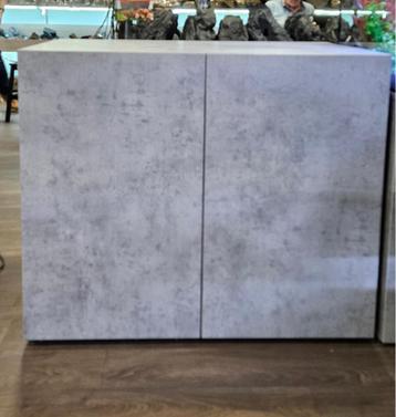 Meubel in de kleur licht beton 100x62x84 cm beschikbaar voor biedingen