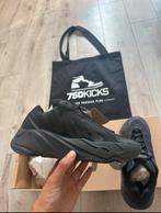 Adidas Yeezy Boost 700 MNVN Triple Black FV4440 Maat 42 2/3, Kleding | Heren, Schoenen, Zwart, Yeezy, Sneakers of Gympen, Adidas Yeezy