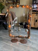 Metalen frame met kerstdeco en verlichting, Diversen, Kerst, Ophalen, Zo goed als nieuw