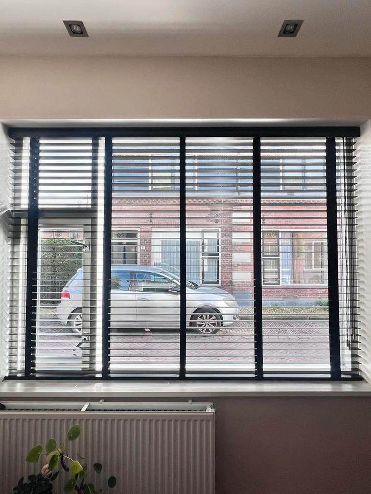 Zwarte Luxaflex - Zo goed als nieuw!, Huis en Inrichting, Stoffering | Gordijnen en Lamellen, Zo goed als nieuw, 150 tot 200 cm