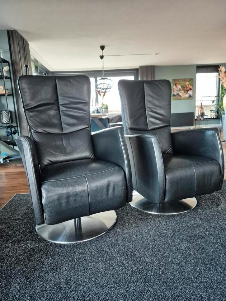 2 Zwarte Lederen Relaxfauteuils Prominent, Huis en Inrichting, Fauteuils, Zo goed als nieuw, Leer, Metaal, 75 tot 100 cm, 75 tot 100 cm