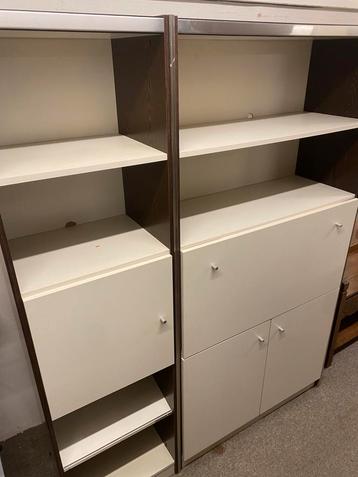 Retro wandmeubel beschikbaar voor biedingen