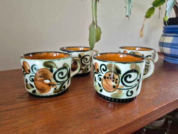 4 vintage theekopjes / Boch La Louviere, Antiek en Kunst, Antiek | Servies los, Ophalen of Verzenden