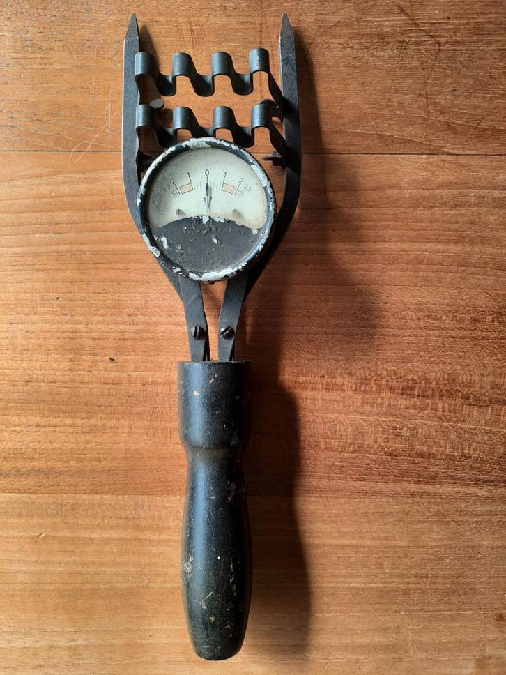 Vintage Batterijtester - Auto Accu Tester, Antiek en Kunst, Antiek | Gereedschap en Instrumenten, Ophalen of Verzenden
