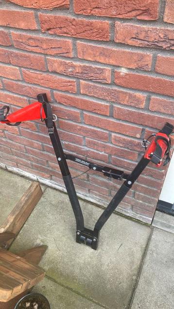 Fietsendrager trekhaak voor twee fietsen beschikbaar voor biedingen
