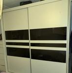 Ruime Kledingkast met Schuifdeuren, Ophalen, Kunststof, Zo goed als nieuw, Met lade(s)