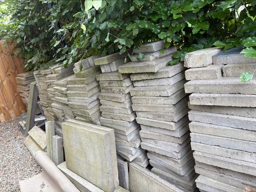 Gratis - Betontegels 30x30 cm (ca. 100 stuks), Tuin en Terras, Tegels en Klinkers, Zo goed als nieuw, Terrastegels, Beton, 10 m² of meer
