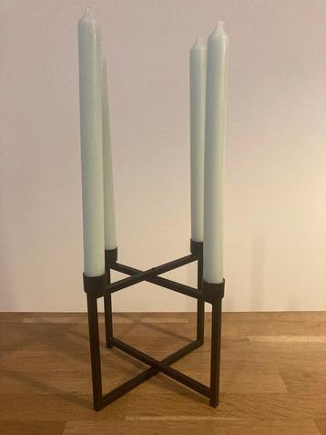 Stijlvolle Kandelaar voor 4 Kaarsen beschikbaar voor biedingen