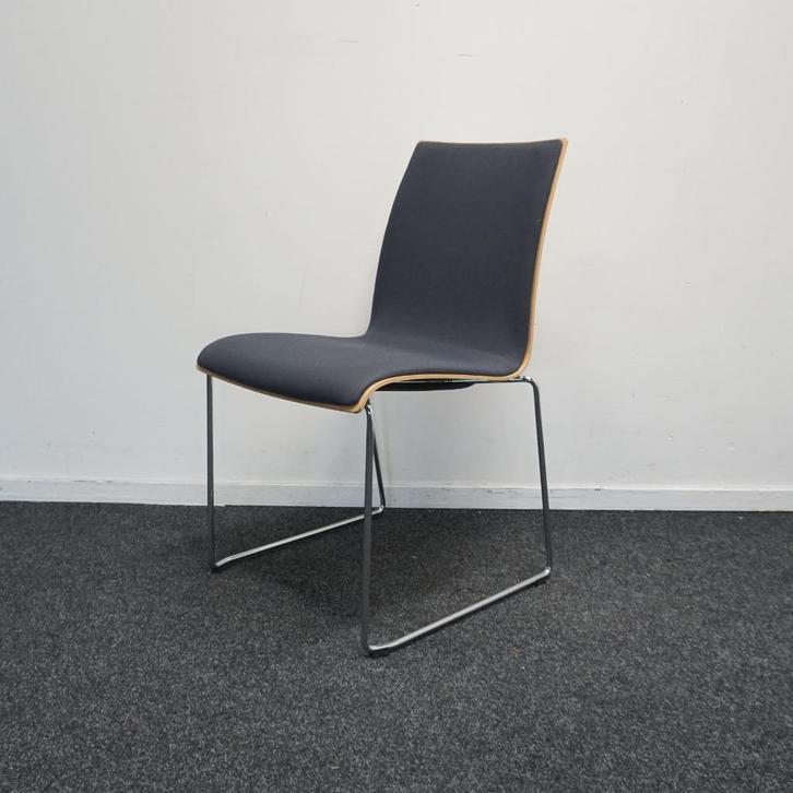 Brunner Vergaderstoelen | Stof | Hout | Grijs | Stapelbaar, Huis en Inrichting, Stoelen, Gebruikt, Vijf, Zes of meer stoelen, Hout