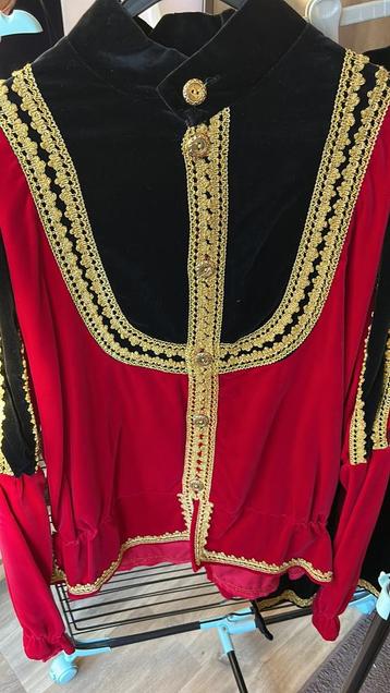 Te koop nieuw katoen fluweel zwartepiet kostuum met cape beschikbaar voor biedingen