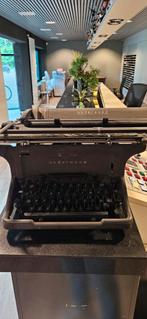 Antieke typemachine Underwood, Ophalen