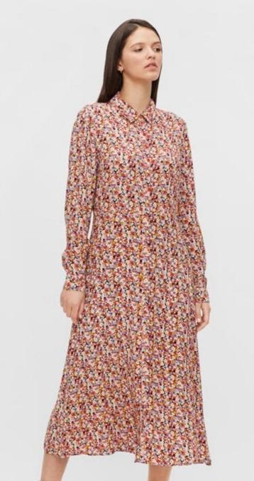 Jurk met bloemmotief, maat S/M (Pieces), viscosemix. beschikbaar voor biedingen