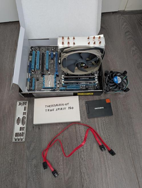 Asus P8Z77-V LX moederbord + CPU + geheugen + SSD, Computers en Software, Moederborden, Gebruikt, Intel, DDR3, Ophalen