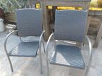 2 leuke tuinstoelen, stapelbaar, grijs gevlochten kunststof, Tuin en Terras, Tuinstoelen, Ophalen of Verzenden, Gebruikt, Kunststof