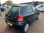 Toyota Yaris 1.3 VVTi Sol MMT Automaat - Airco - Nieuwe APK, Stof, 4 cilinders, Zwart, Bedrijf