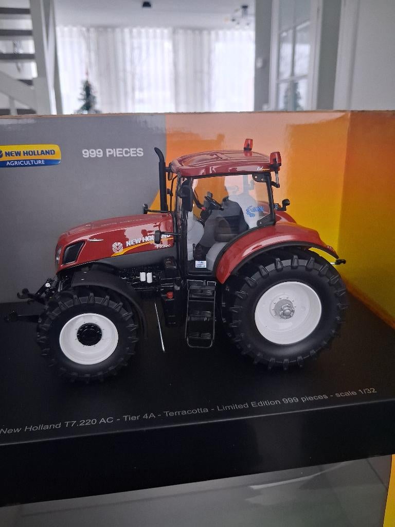 ROS T7.220 New Holland Terracotta – Tracteur 1/32 – Édition Limitée 999 Pièces