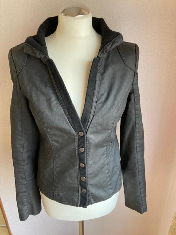 APART zwart getailleerd jasje maat S, Kleding | Dames, Jasjes, Kostuums en Pakken, Zo goed als nieuw, Jasje, Maat 36 (S), Zwart