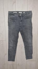 Zwart grijze spijkerbroek van Zhrill maat 27, Kleding | Dames, Spijkerbroeken en Jeans, Zhrill, Ophalen of Verzenden, W27 (confectie 34) of kleiner