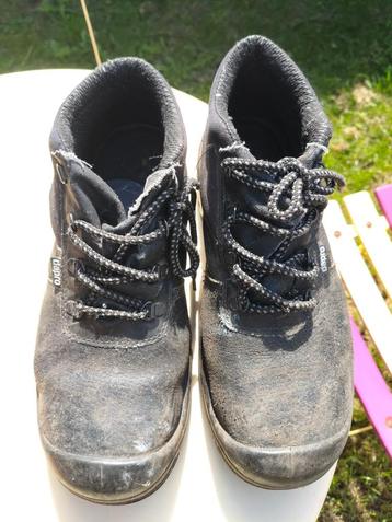 Werk schoenen in prima staat om te gebruiken  beschikbaar voor biedingen